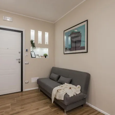 The Rent - Modern Three-bedroom A Few Steps From The Colosseum