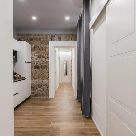 The Rent - Modern Three-bedroom A Few Steps From The Colosseum