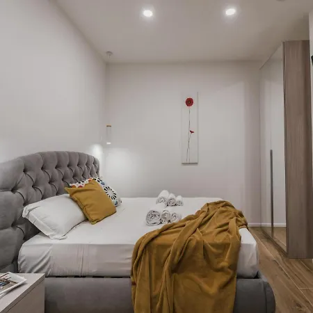 The Rent - Modern Three-bedroom A Few Steps From The Colosseum Rome