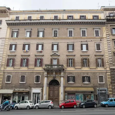 The Rent - Modern Three-bedroom A Few Steps From The Colosseum Apartment