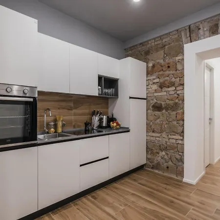 The Rent - Modern Three-bedroom A Few Steps From The Colosseum Daire Roma