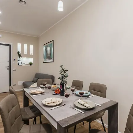 The Rent - Modern Three-bedroom A Few Steps From The Colosseum