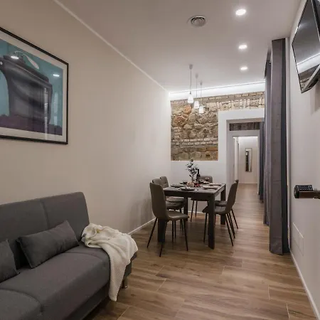 Apartment The Rent - Modern Three-bedroom A Few Steps From The Colosseum