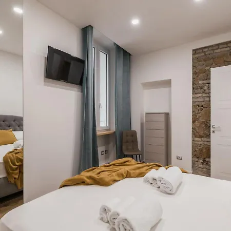 The Rent - Modern Three-bedroom A Few Steps From The Colosseum *