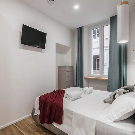 Apartment The Rent - Modern Three-bedroom A Few Steps From The Colosseum *